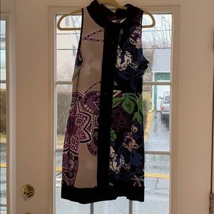 Women’s sleeveless dress size lg